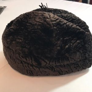 ☔️Gilly Forge London women’s faux lamb hat brown